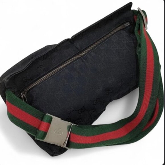 Gucci Black Crossbody BumBag with Green and Red Strap🖤💚❤️ - Picture 4 of 7